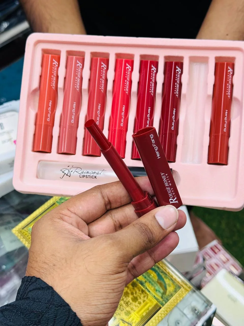 Heng Fang 8-Piece Lipstick Set lHeng Fang 8-Piece Lipstick Set with Lip Gloss | Matte & Gloss Lip Makeup Kit image 3