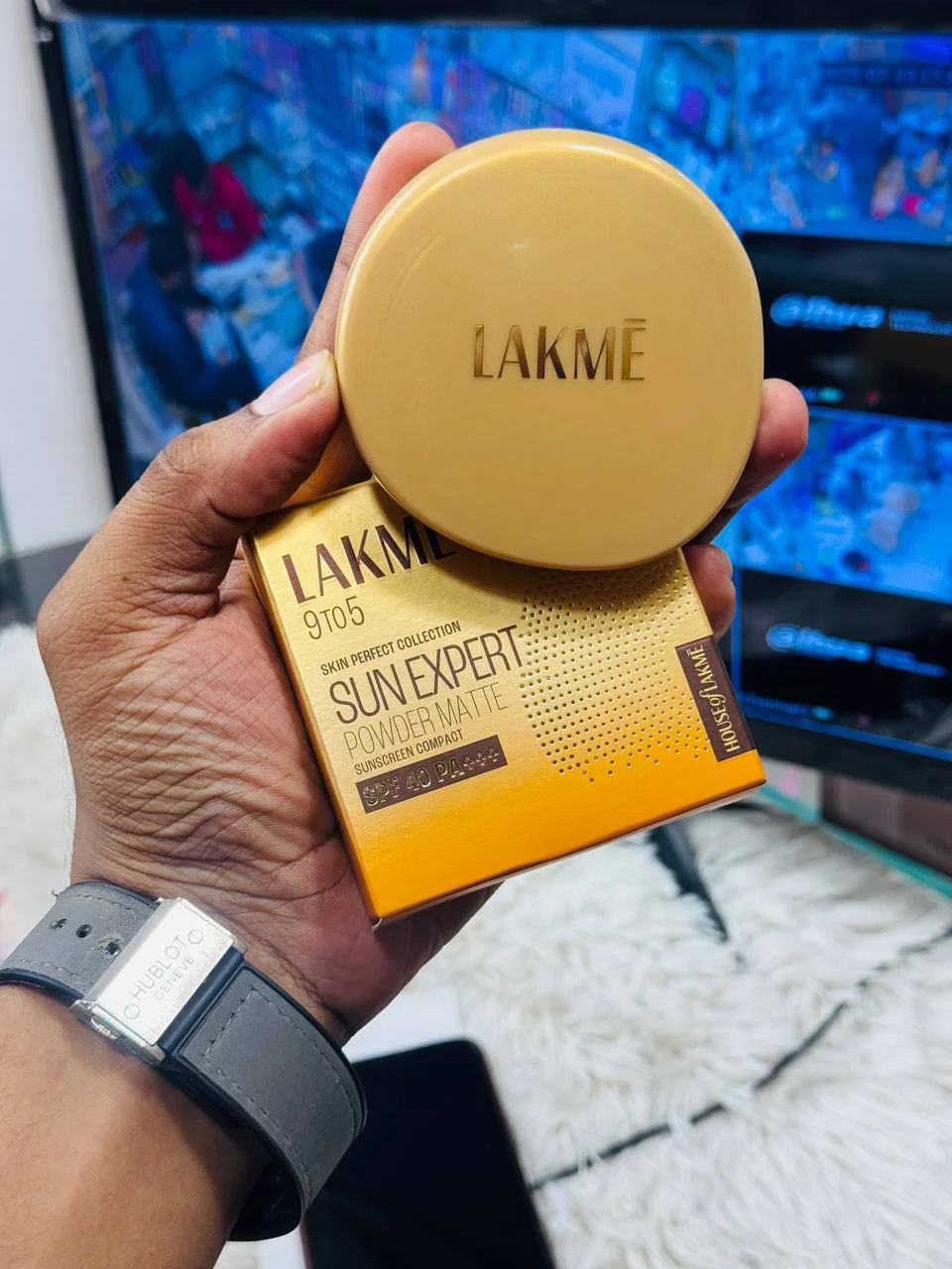 Lakme Sun Expert image 2