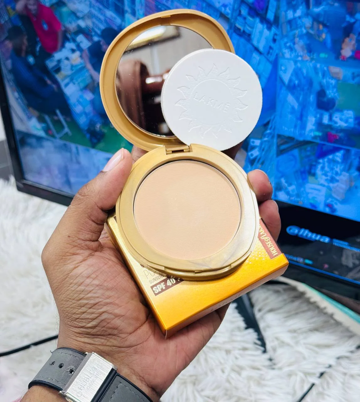 Lakme Sun Expert image 3