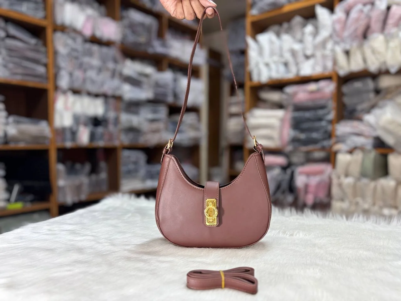 Ladies shoulder bag image 4