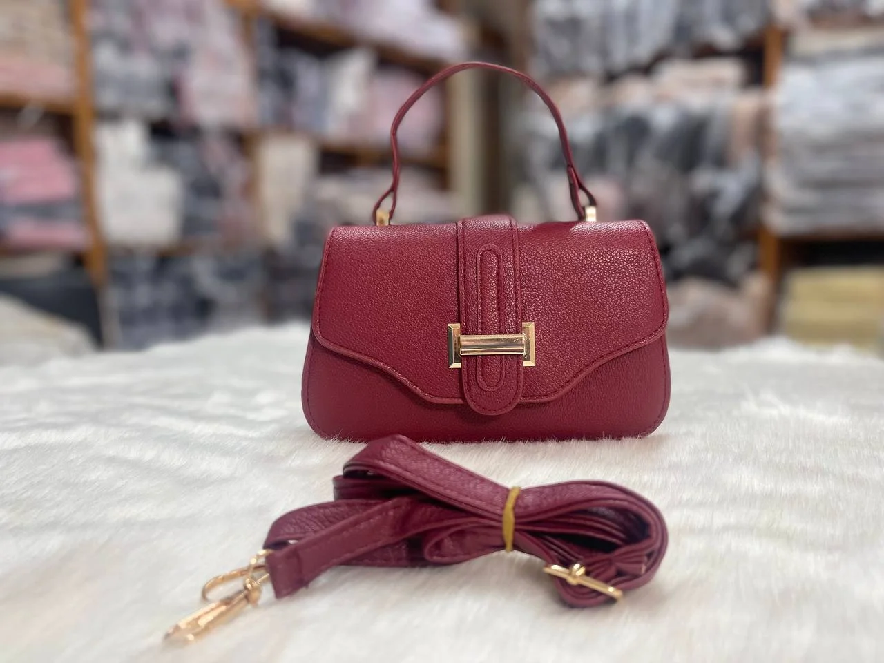 Classic Structured Satchel Handbag - Elegant Shoulder Bag with Gold Detail image 5