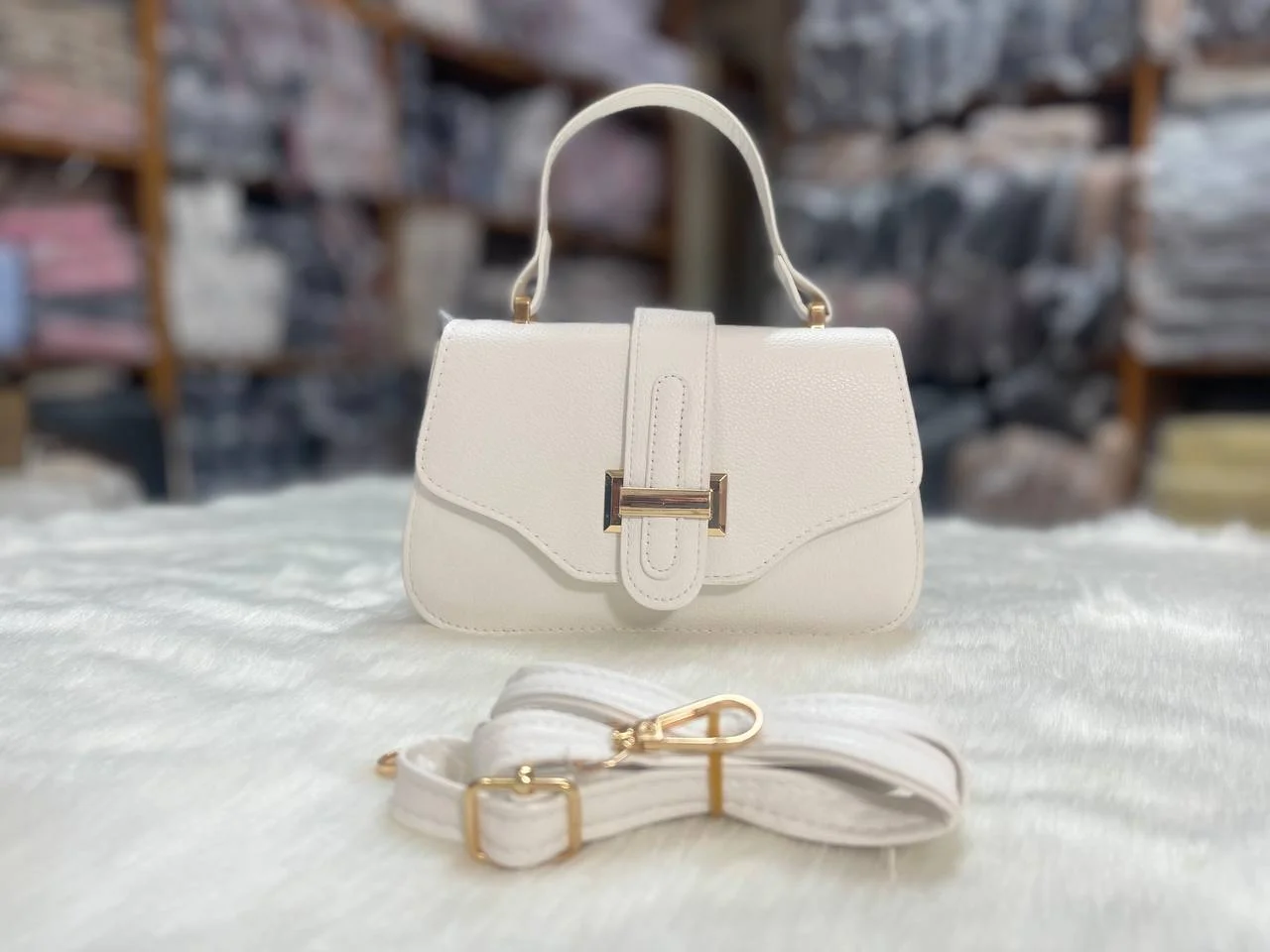 Classic Structured Satchel Handbag - Elegant Shoulder Bag with Gold Detail image 3