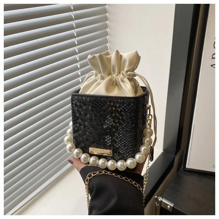 Elegant Pearl-Embellished Bucket Bag with Drawstring Closure image 4