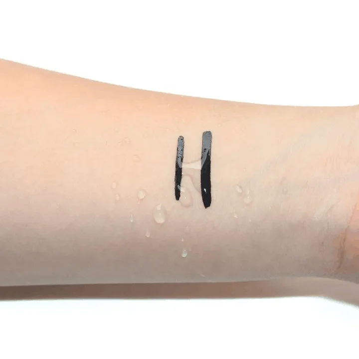 Lakmé Ultimate Glam Waterproof Eyeliner image 5