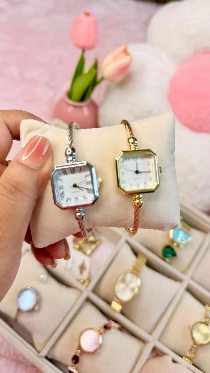 Elegant Square Dial Women's Bracelet Watch | Stylish Quartz Wrist Watch
