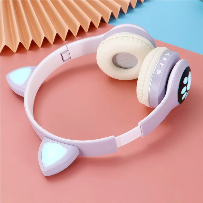 559. Cute Cat Ear Wireless Headphone