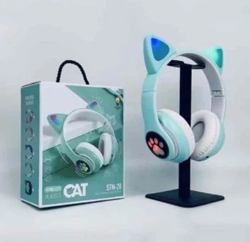 559. Cute Cat Ear Wireless Headphone