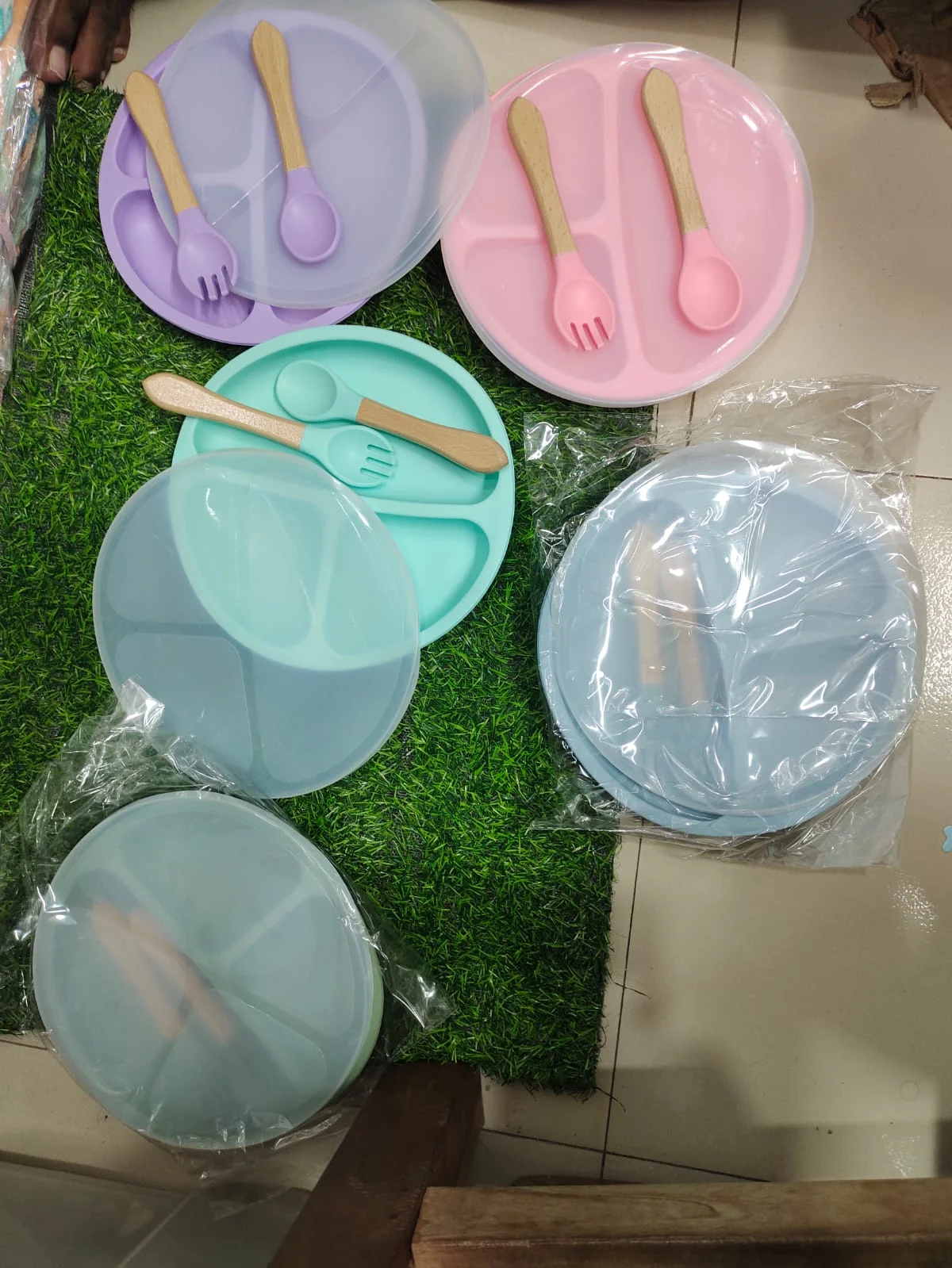 Silicon Baby Feeding Plate Set With cover.